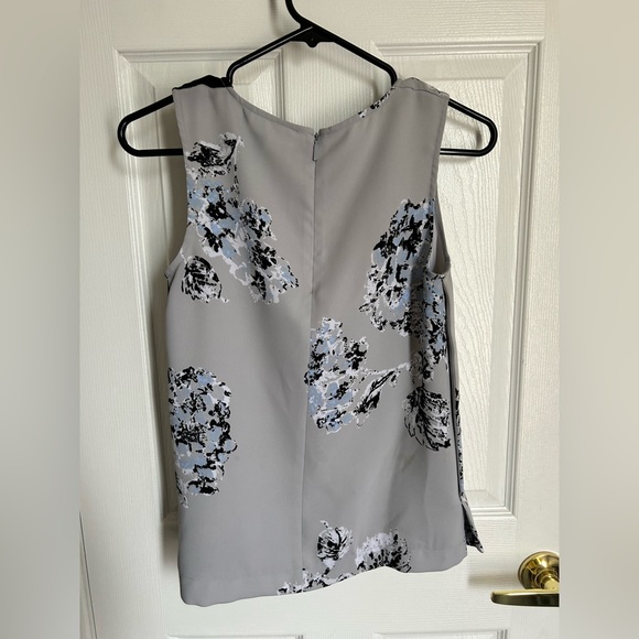 Tops - Picture 3 of 3